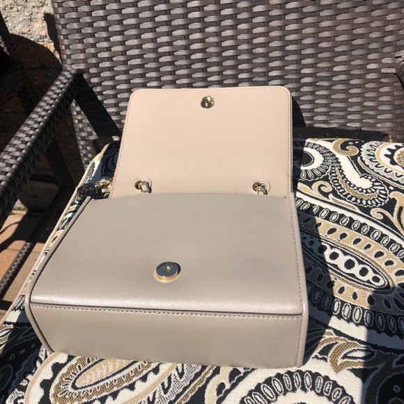 Tory Burch Savannah Shoulder Bag in French Gray New Never Used with Tags - Picture 12 of 13